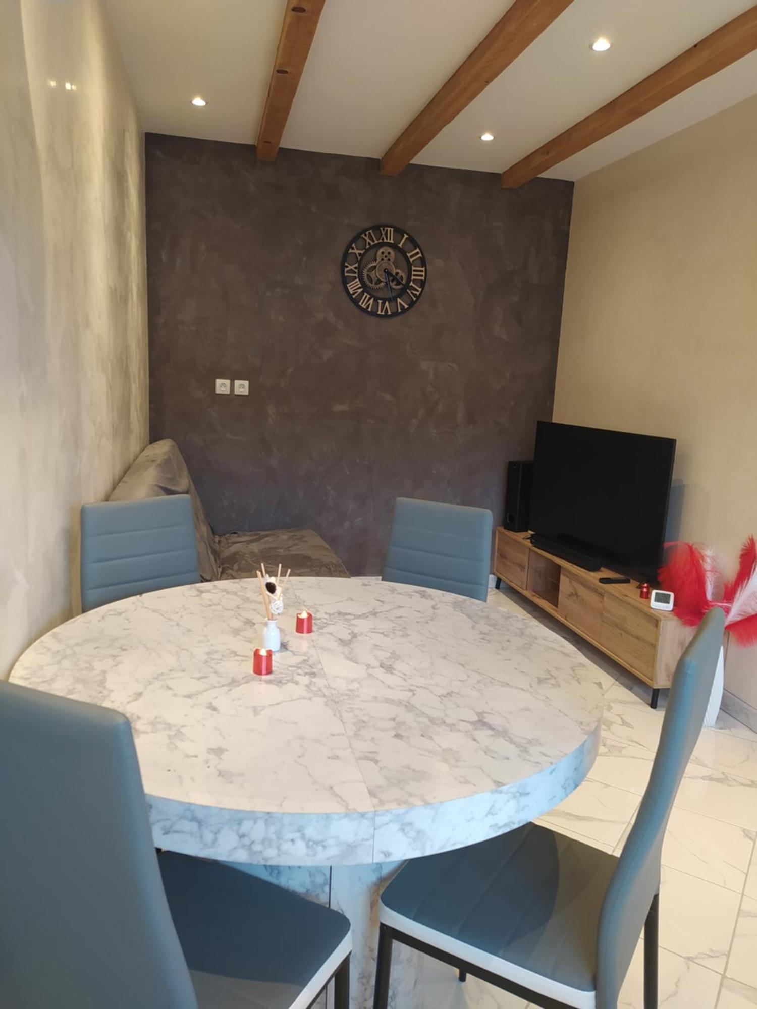 Studio Cosy Avec Terrasse Et Jacuzzi A Disposition De Mai A Aout Rians  Exterior photo